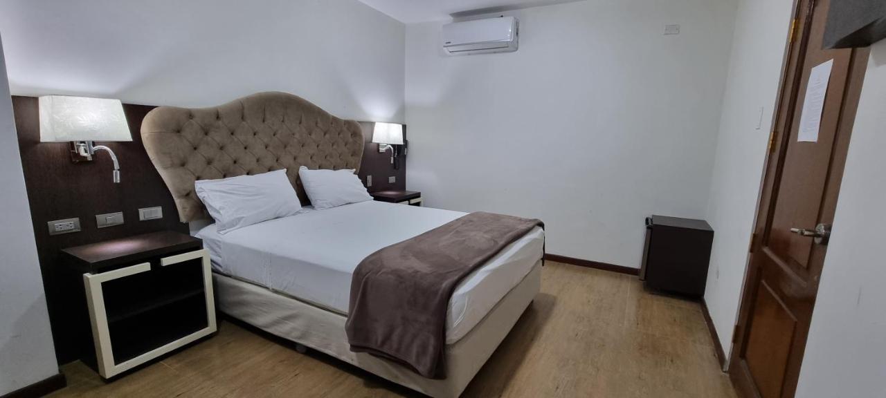 Hotel Imperio Real Trujillo Exterior photo